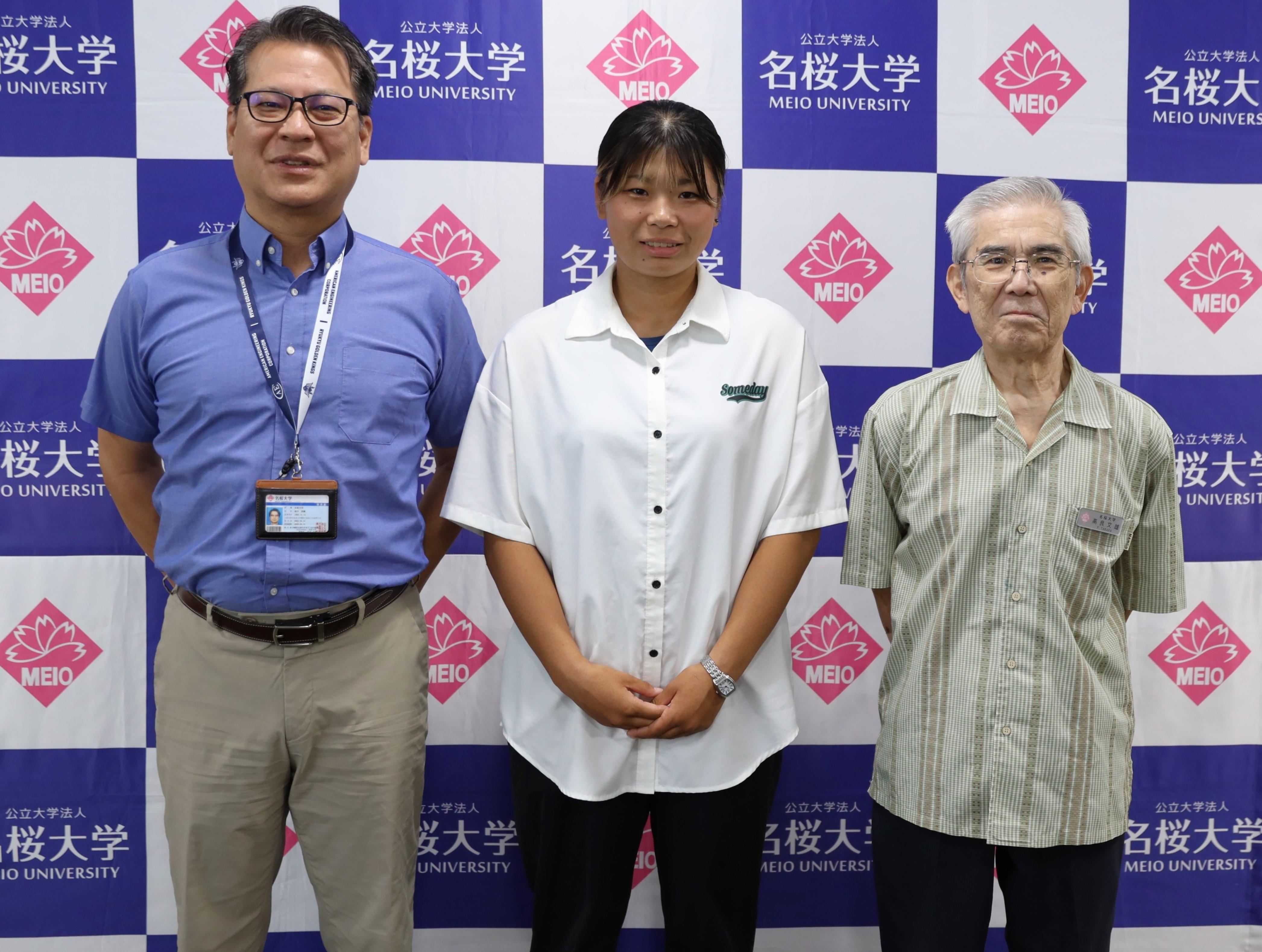 写真2_優勝報告.JPG