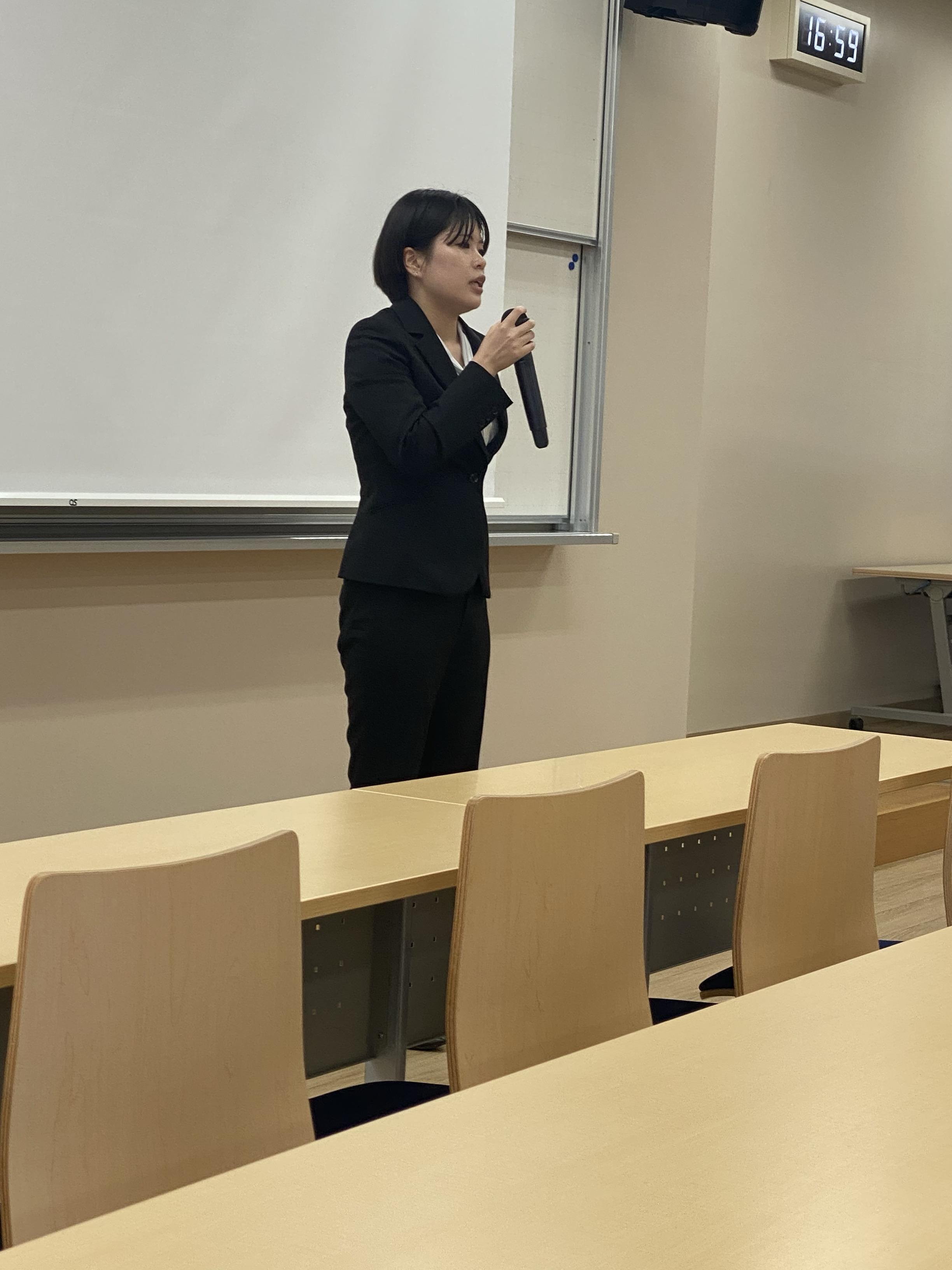 中村光実さん(英語).jpg