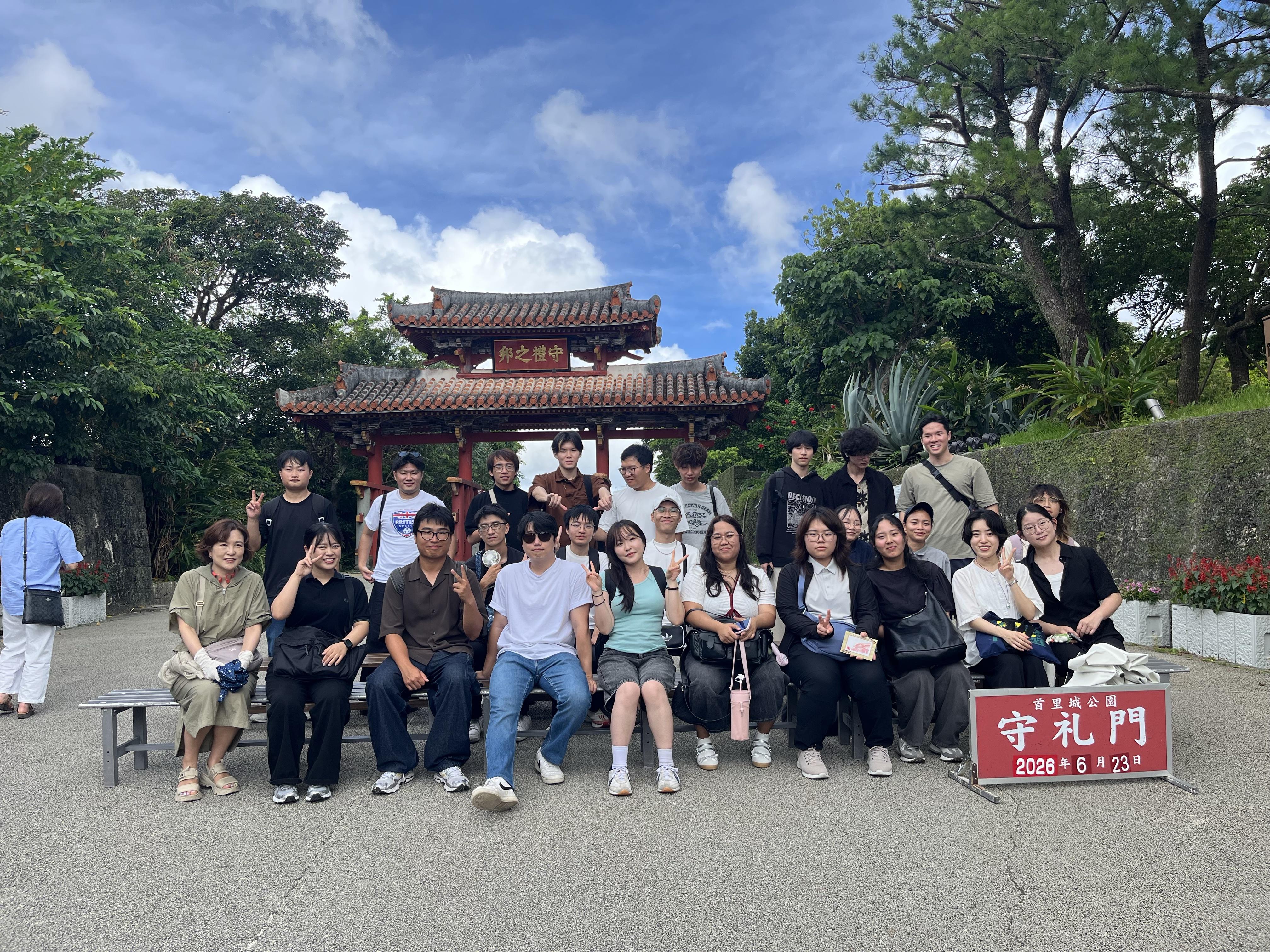 首里城（守礼門前）.jpg